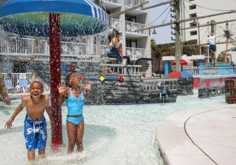Captain's Quarters Resort: 50% Off Canadian Discount Photo