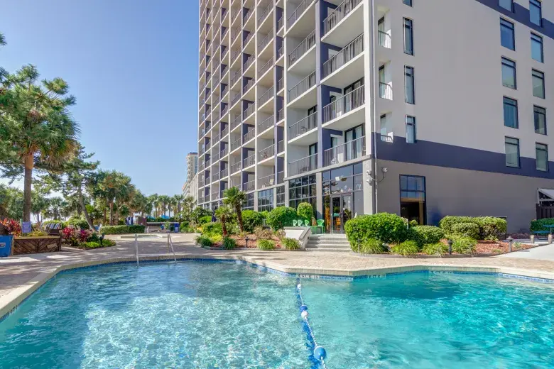 Beach Colony Resort: Free Fall Night! Photo